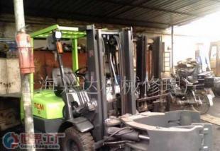 二手叉车设备选型指南 批发夹抱叉车、推搞车与柴油平衡重叉车采购参考